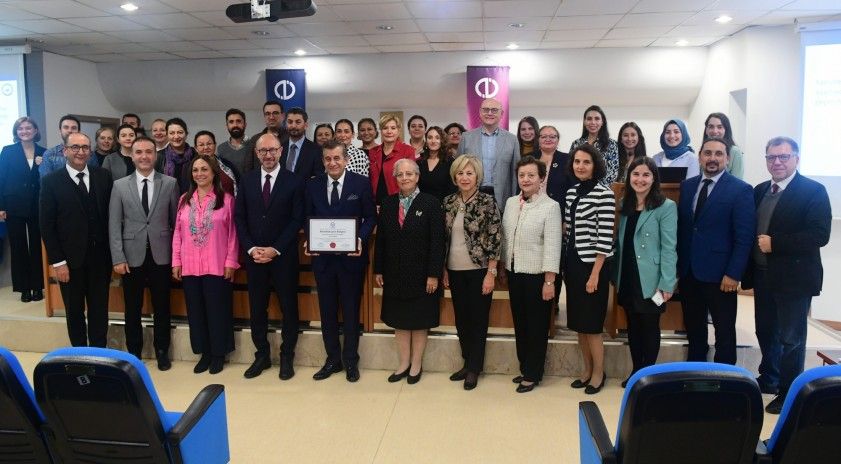 Anadolu Üniversitesi Eczacılık Fakültesi Akreditasyon Belgesi Takdim Töreni