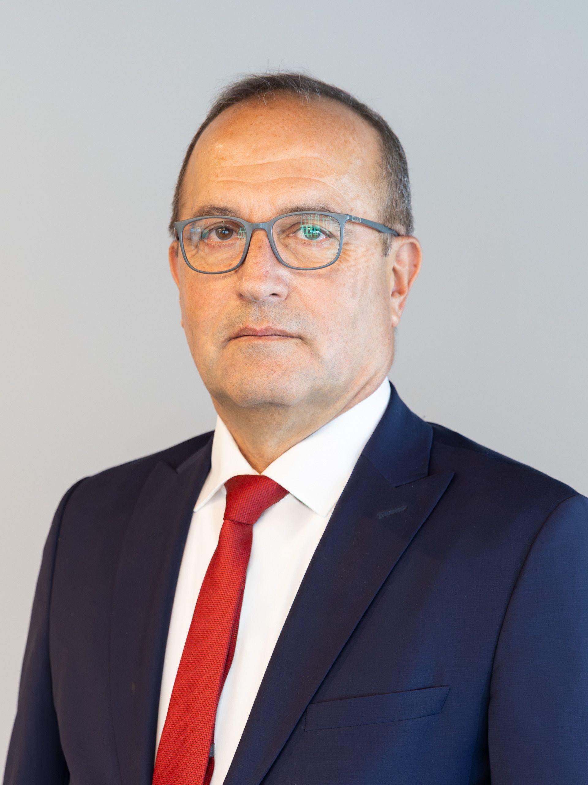 Ecz. Oğuzhan Sürme