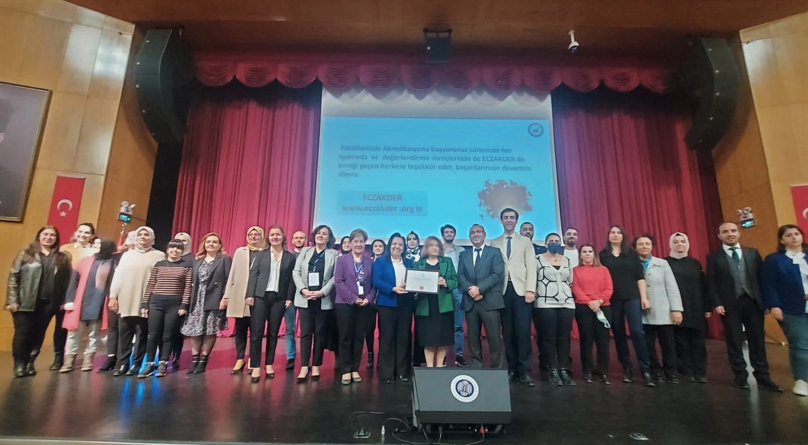 Atatürk Üniversitesi Eczacılık Fakültesi Akreditasyon Belgesi Takdim Töreni
